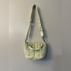 Universal Thread purse